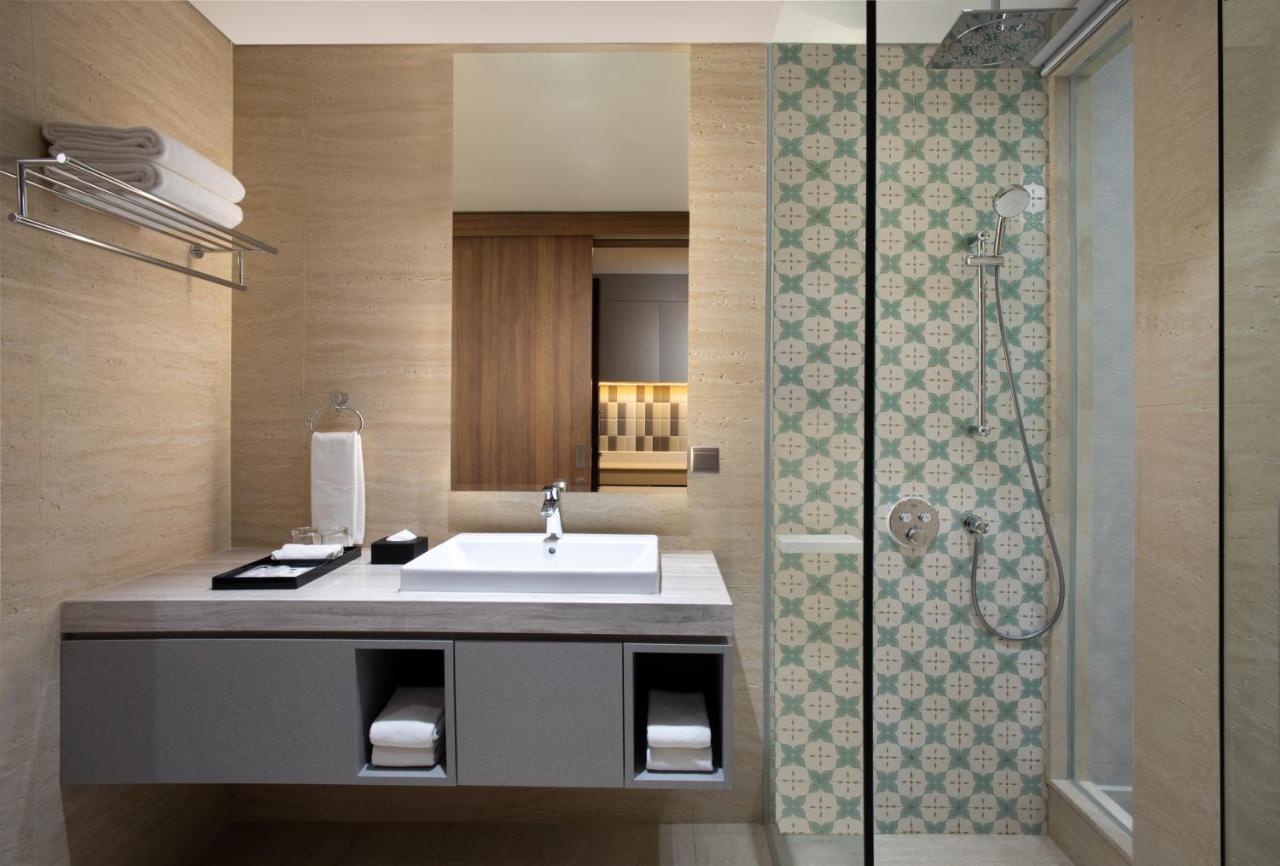 Trembesi Hotel Серпонг Екстериор снимка