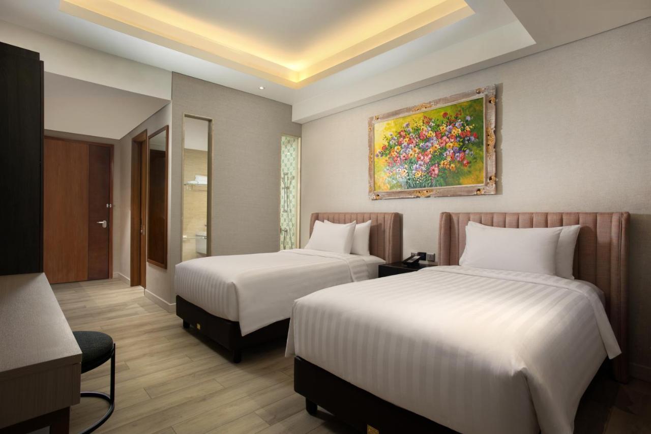 Trembesi Hotel Серпонг Екстериор снимка