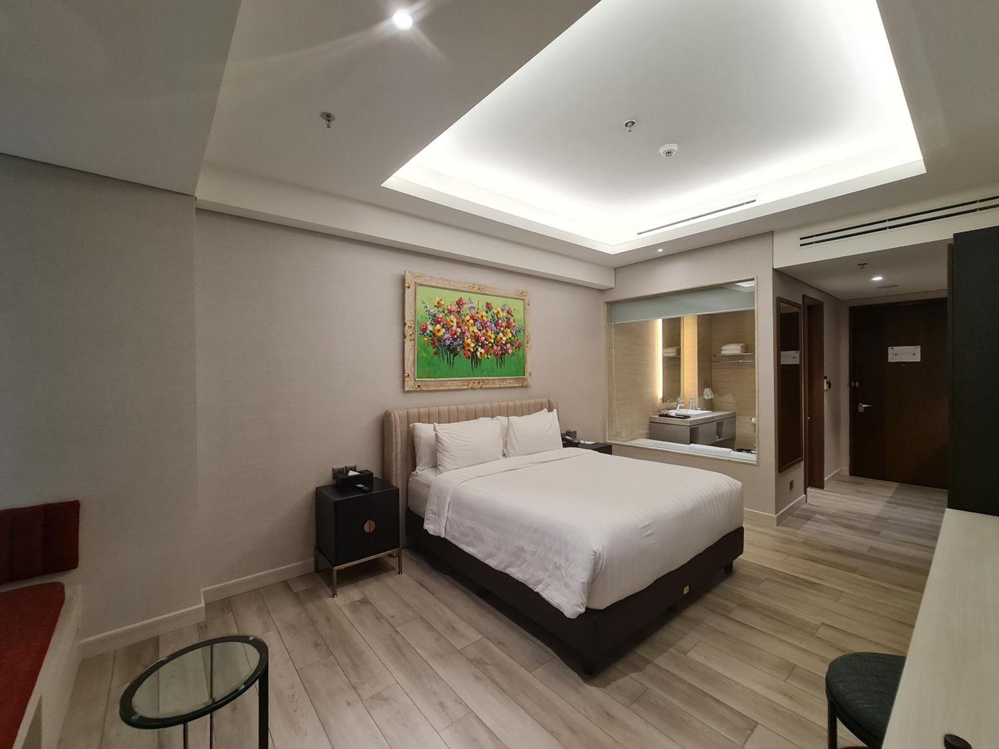 Trembesi Hotel Серпонг Екстериор снимка