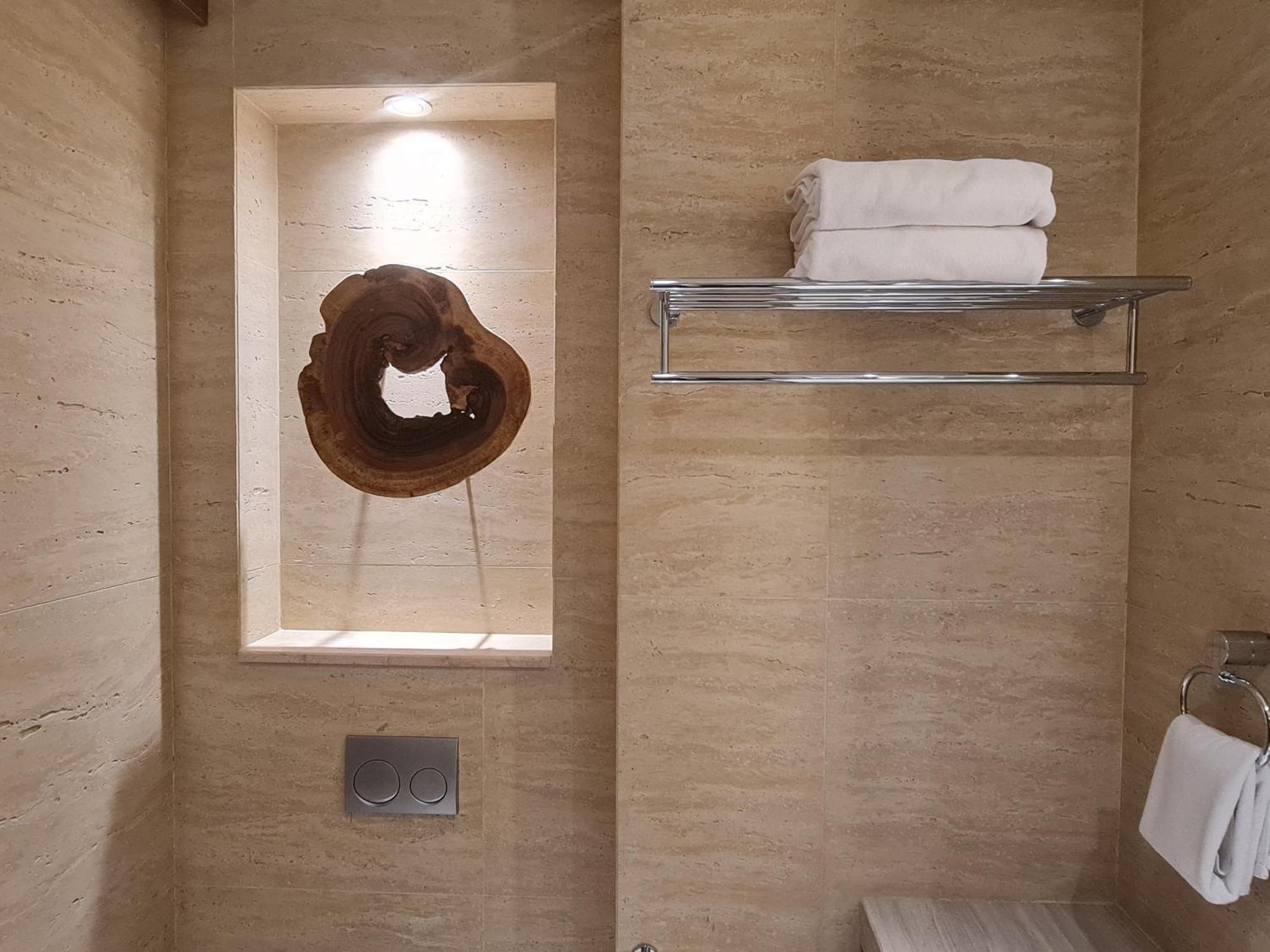 Trembesi Hotel Серпонг Екстериор снимка