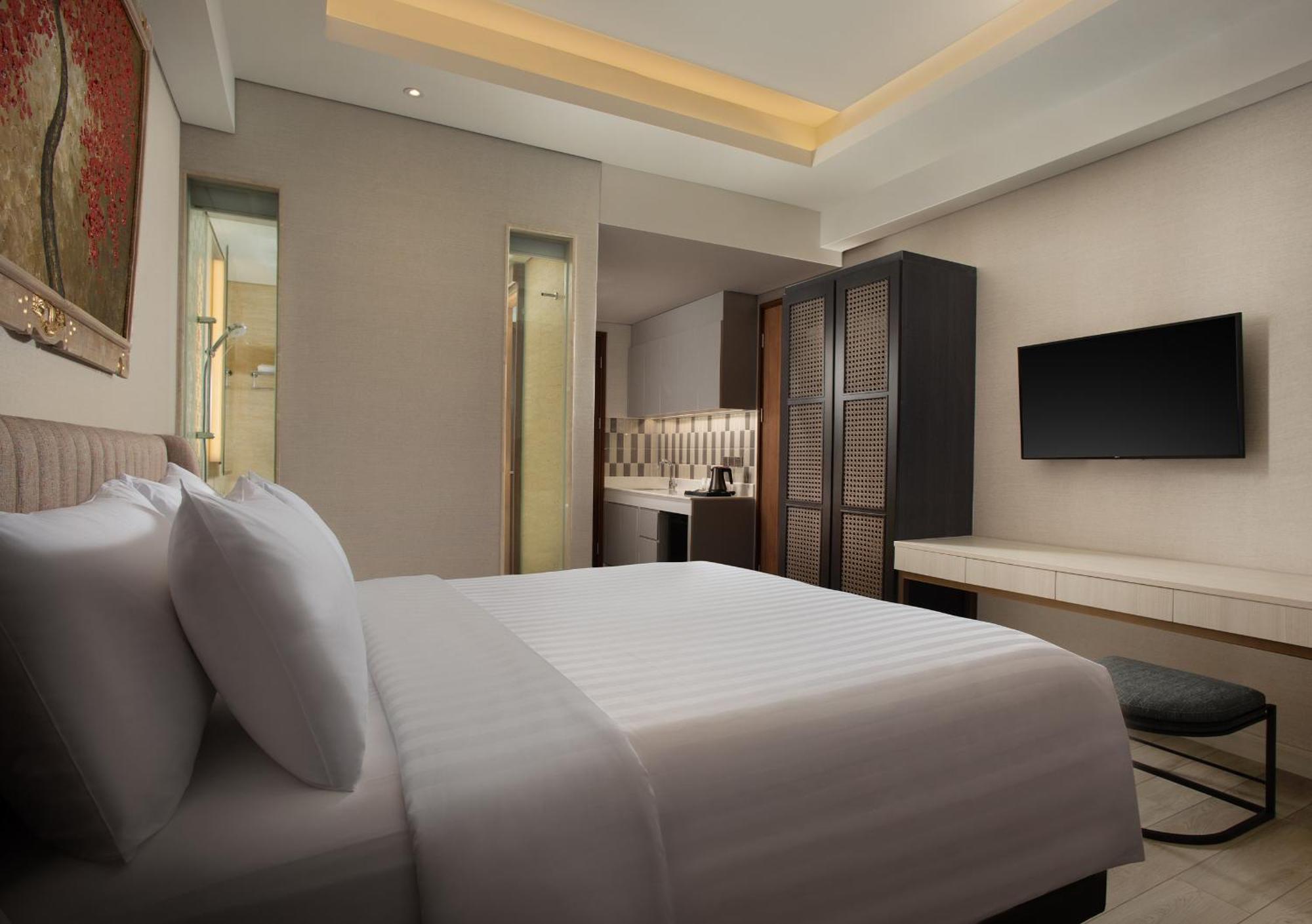 Trembesi Hotel Серпонг Екстериор снимка