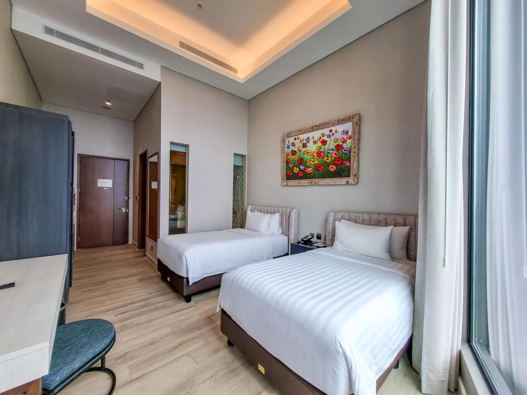 Trembesi Hotel Серпонг Екстериор снимка