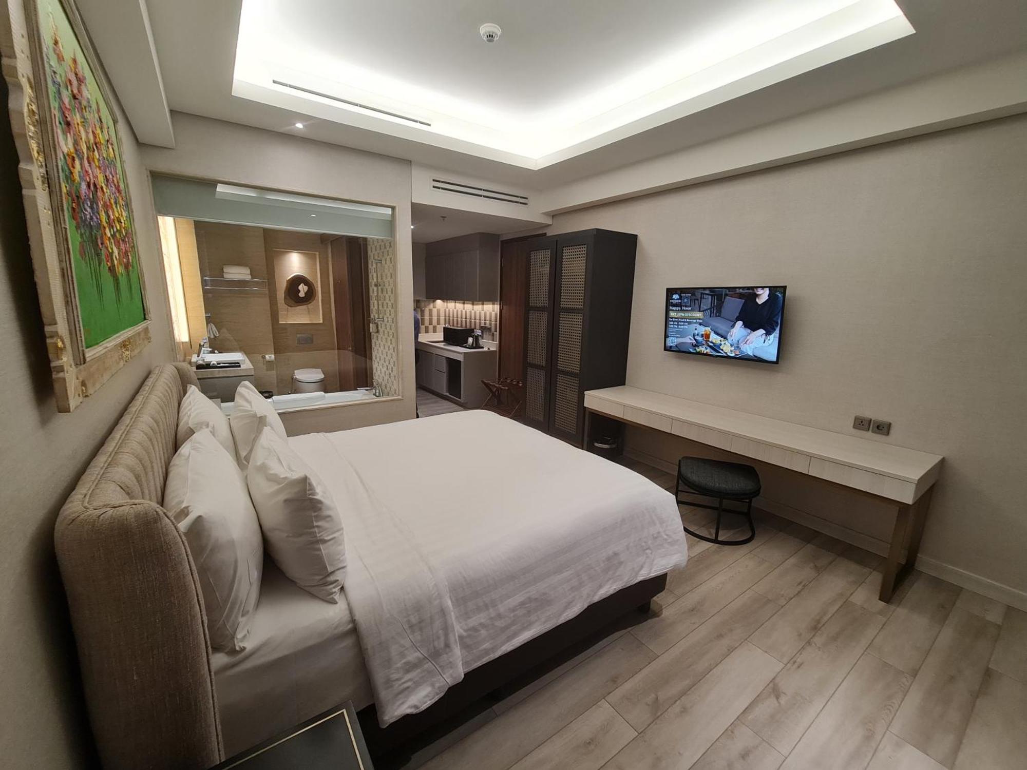 Trembesi Hotel Серпонг Екстериор снимка